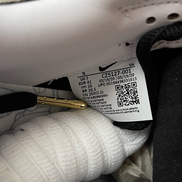 Nike Medicom Toy x Dunk Low SB 'BE@RBRICK' Sneaker. - Picture 9 of 13